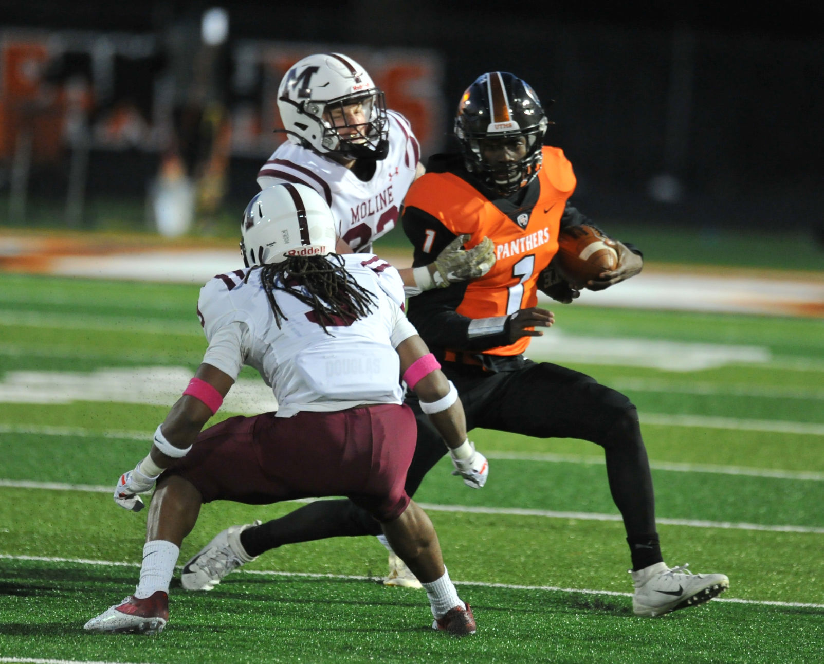 040221-qc-spt-moline-ut fball-104